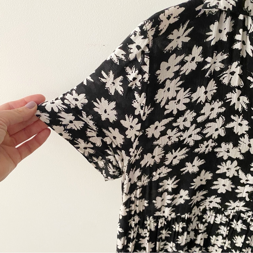 Urban Outfitters Black and White Floral MIDI Dress - Picture 5 of 7